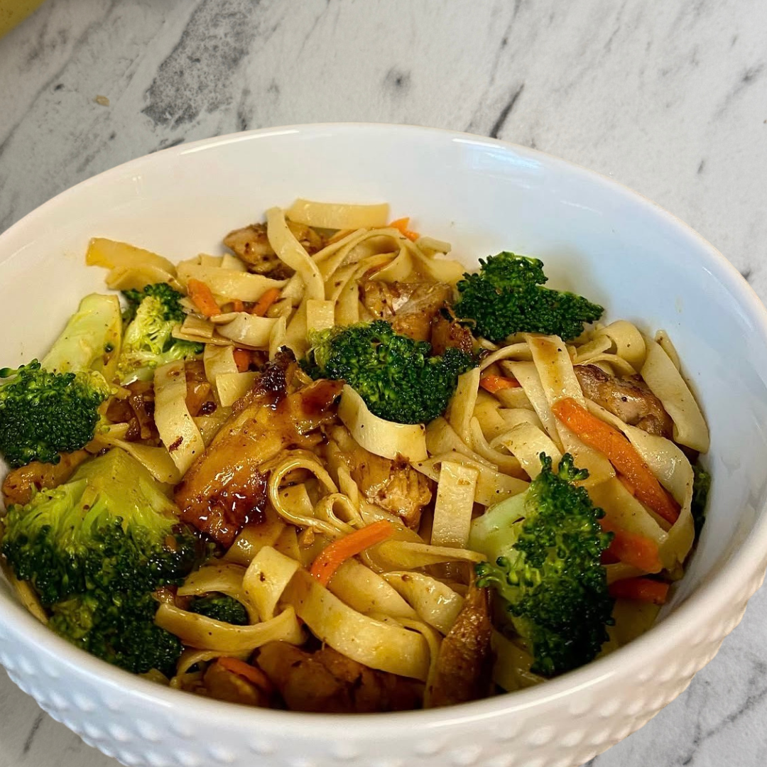 Pasta BBQ kanaga ja brokkoliga